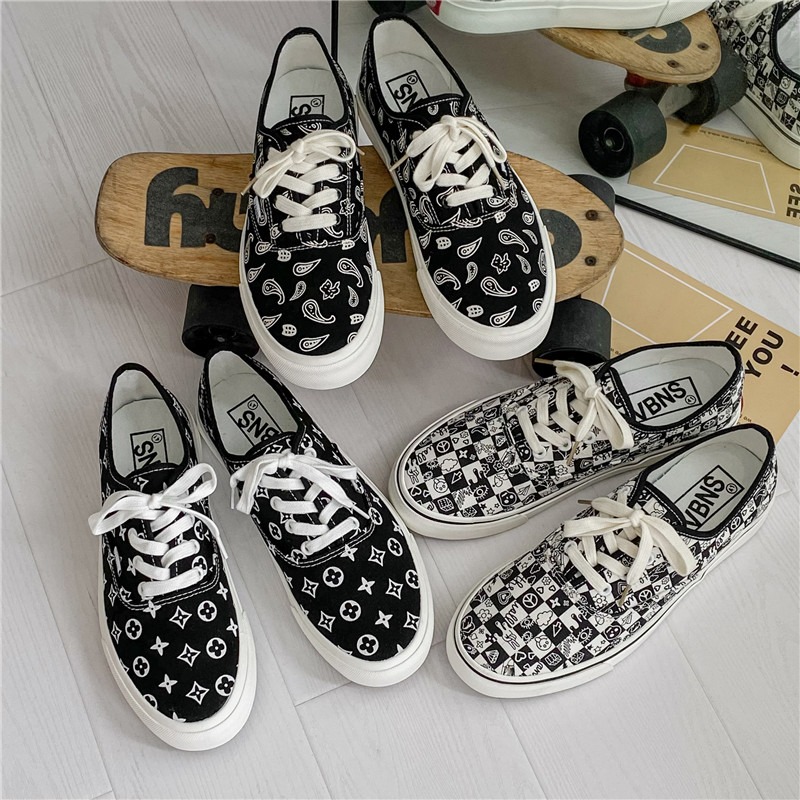 2023 wholesale small order custom design unisex fashion casual canvas shoes